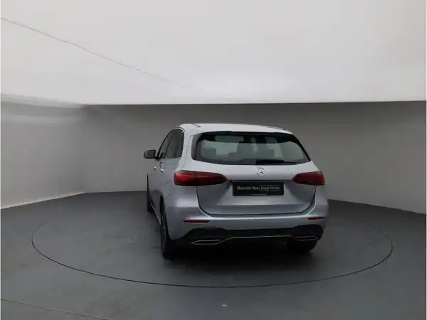 MERCEDES-BENZ B 200 (4/19)