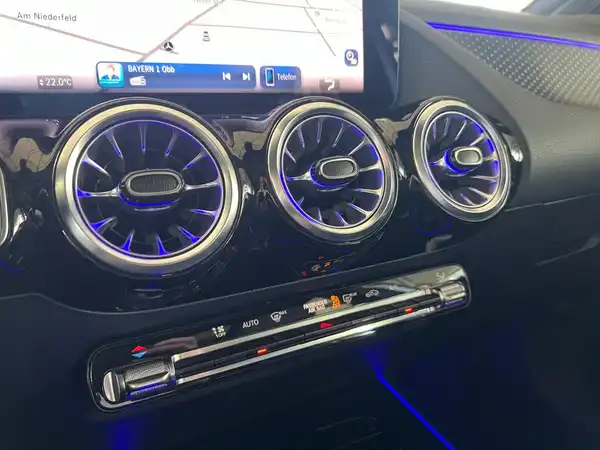 MERCEDES-BENZ B 200 (17/24)