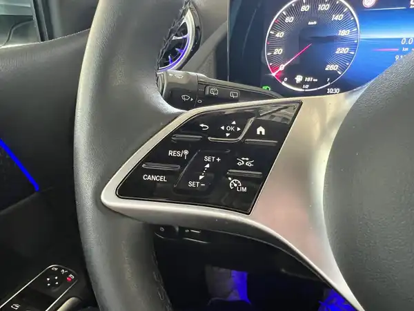 MERCEDES-BENZ B 200 (18/24)