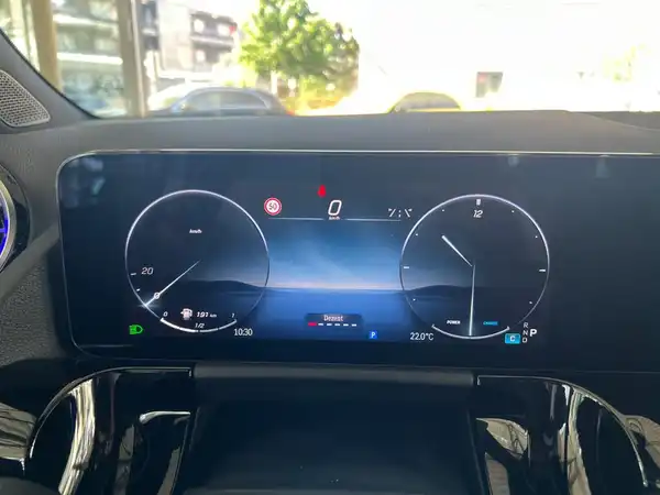 MERCEDES-BENZ B 200 (22/24)