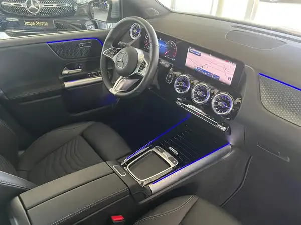 MERCEDES-BENZ B 200 (8/24)