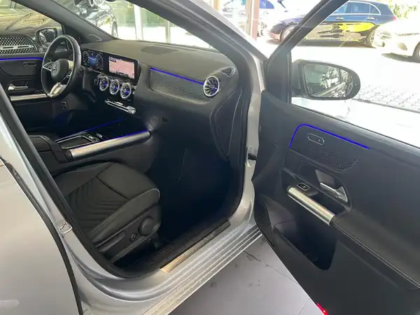 MERCEDES-BENZ B 200 (9/24)