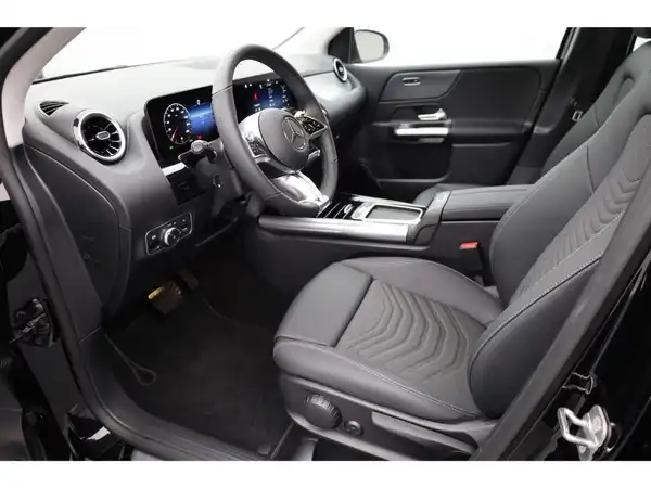 MERCEDES-BENZ B 200 (11/25)