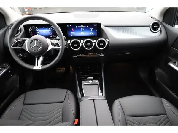 MERCEDES-BENZ B 200 (14/25)