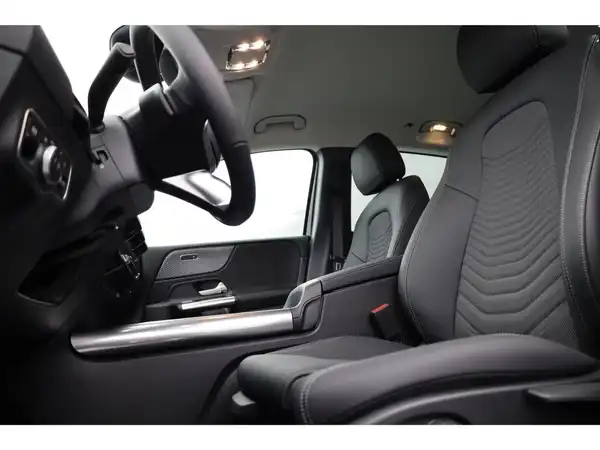 MERCEDES-BENZ B 200 (23/25)