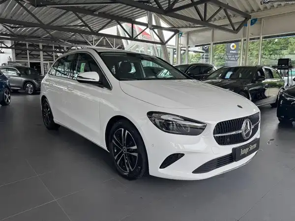 MERCEDES-BENZ B 200 (6/22)