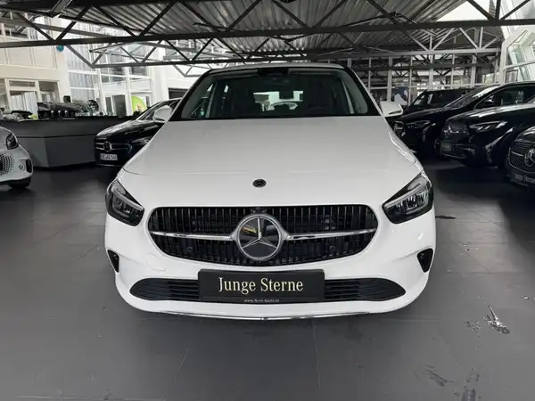 MERCEDES-BENZ B 200 (7/22)