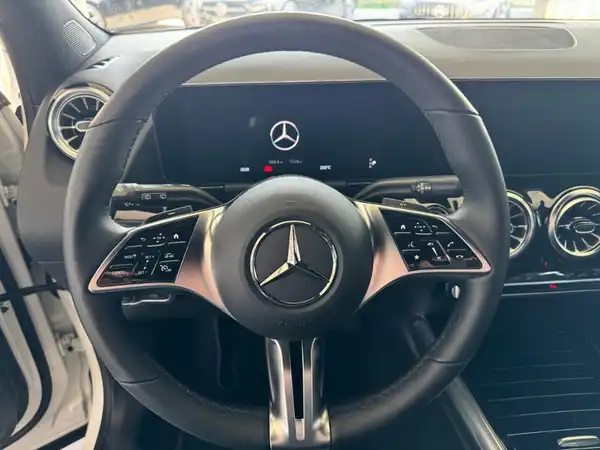 MERCEDES-BENZ EQA 350 4M (17/19)