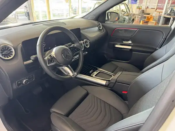MERCEDES-BENZ EQA 350 4M (9/19)
