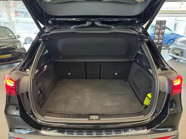 MERCEDES-BENZ EQA 300 4M (16/18)