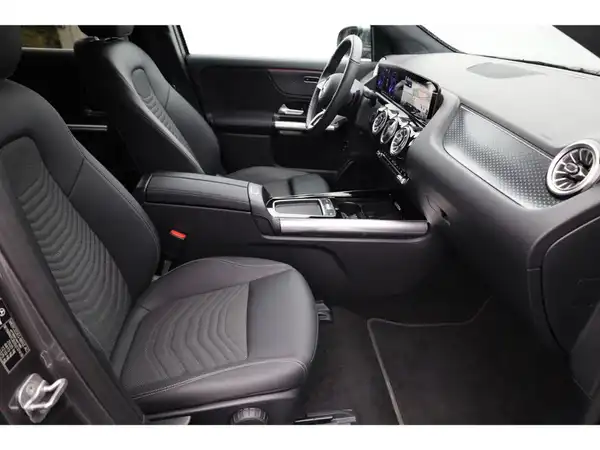 MERCEDES-BENZ EQA 350 4M (18/27)