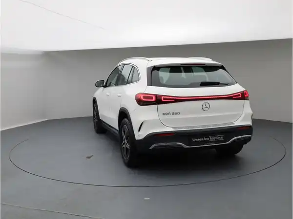 MERCEDES-BENZ EQA 250 (5/28)