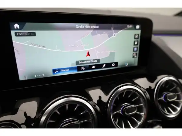 MERCEDES-BENZ EQA 250 (13/25)