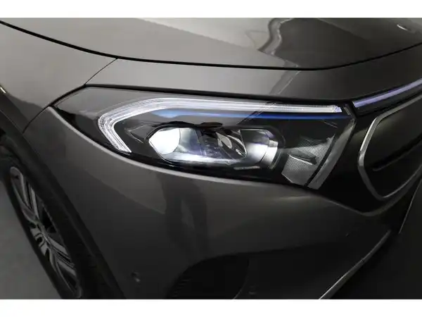 MERCEDES-BENZ EQA 250 (25/25)
