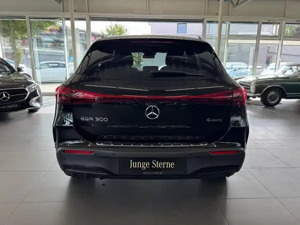 MERCEDES-BENZ EQA 300 4M (4/24)
