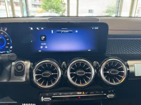 MERCEDES-BENZ EQB 300 4M (22/23)