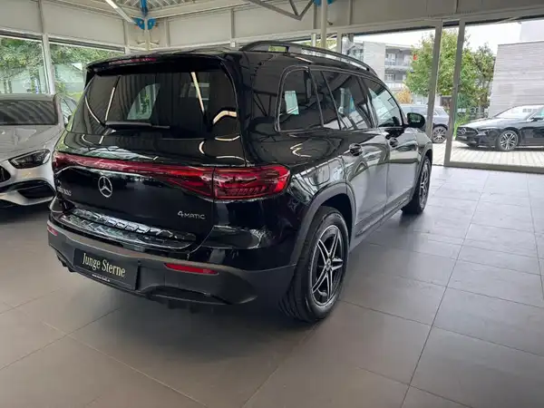 MERCEDES-BENZ EQB 300 4M (4/23)