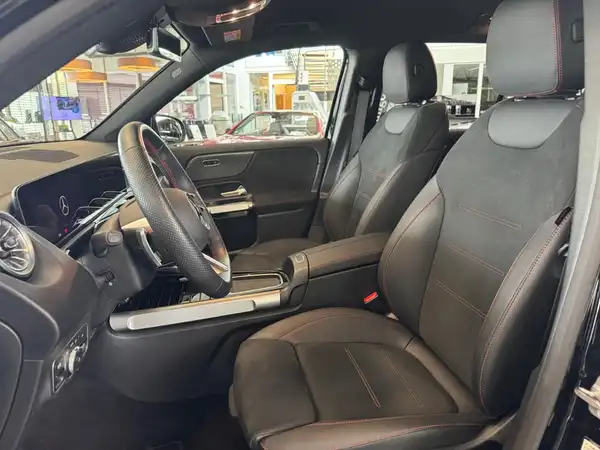 MERCEDES-BENZ EQB 300 4M (7/23)