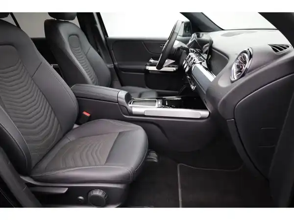 MERCEDES-BENZ EQB 300 4M (17/24)