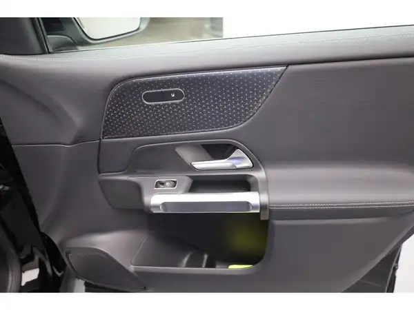 MERCEDES-BENZ EQB 300 4M (15/19)