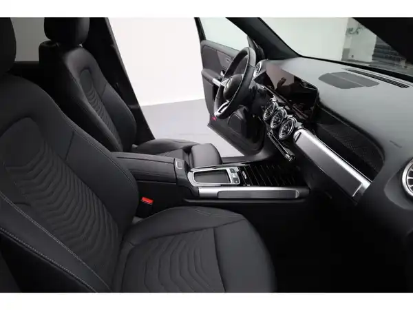 MERCEDES-BENZ EQB 300 4M (16/19)