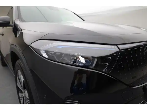 MERCEDES-BENZ EQB 300 4M (19/19)