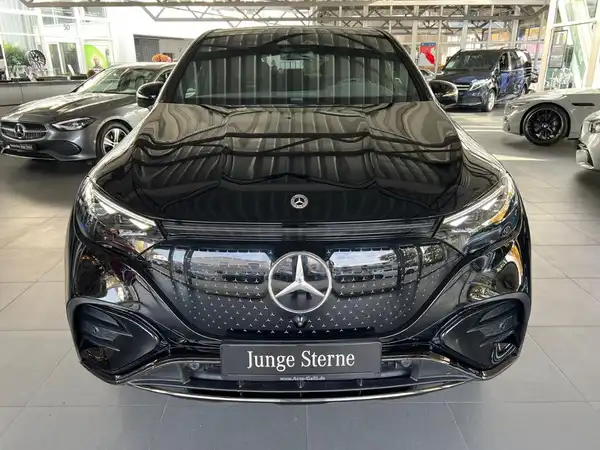 MERCEDES-BENZ EQE 350 4M SUV (2/30)