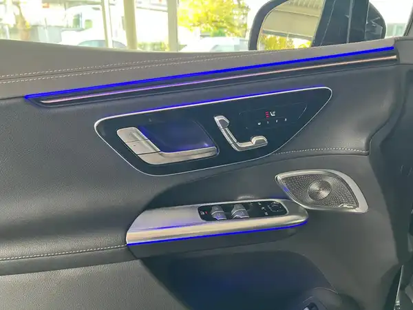 MERCEDES-BENZ EQE 350 4M SUV (16/30)