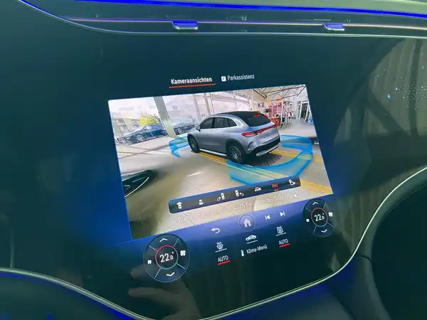 MERCEDES-BENZ EQE 350 4M SUV (21/30)