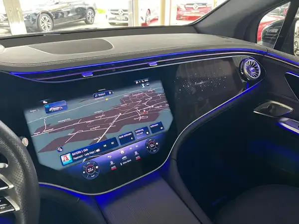 MERCEDES-BENZ EQE 350 4M SUV (29/30)