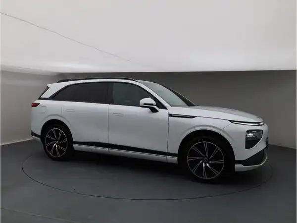 XPENG G9 RWD Long Range 2025 (7/30)