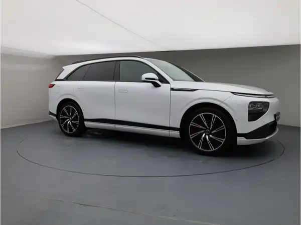 XPENG G9 Performance (7/30)